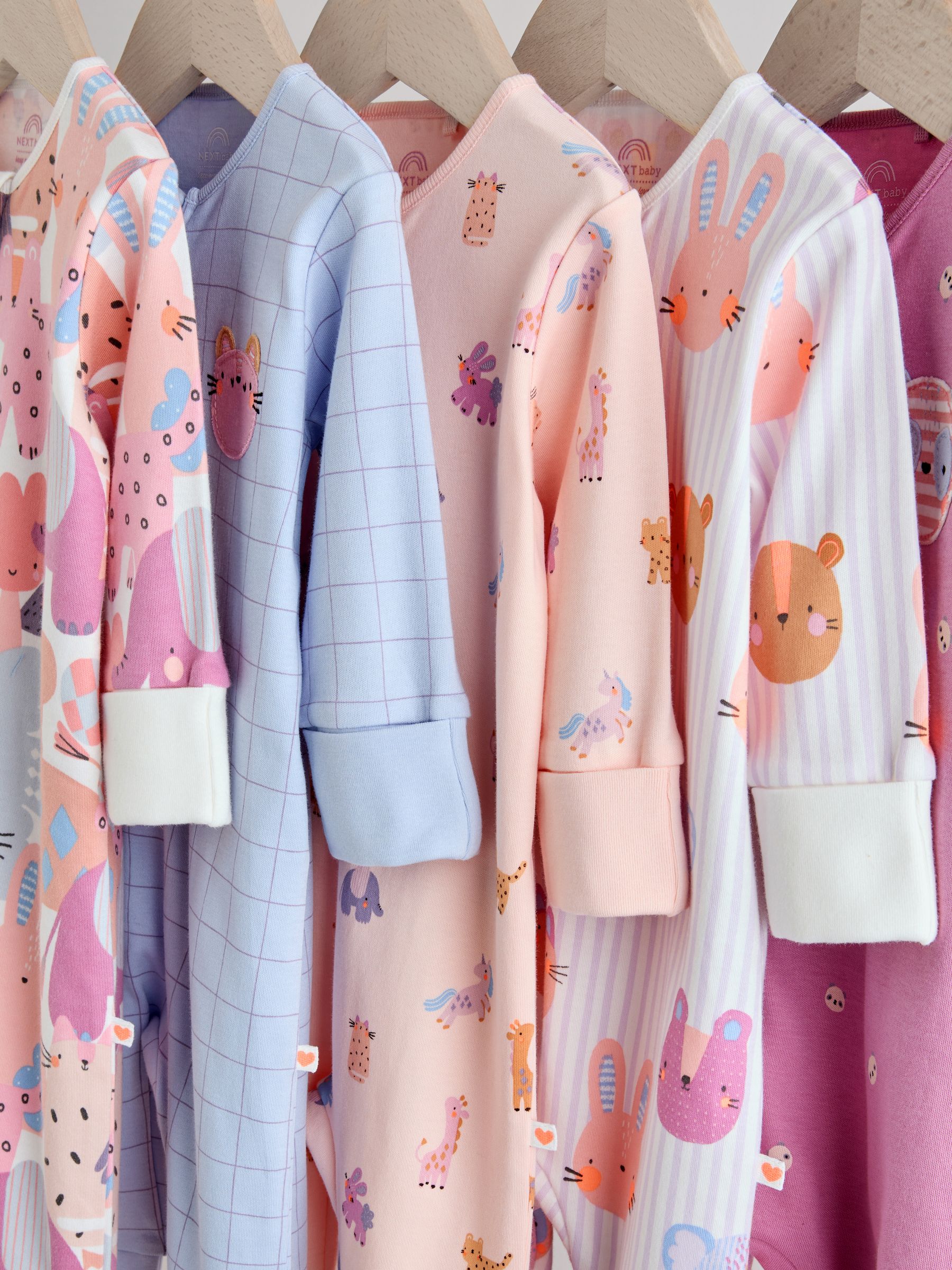 Roze met karakteristieke dierenprint - Verpakking van 5 babyslaappakjes met tweewegrits (0 mnd - 3 jr)