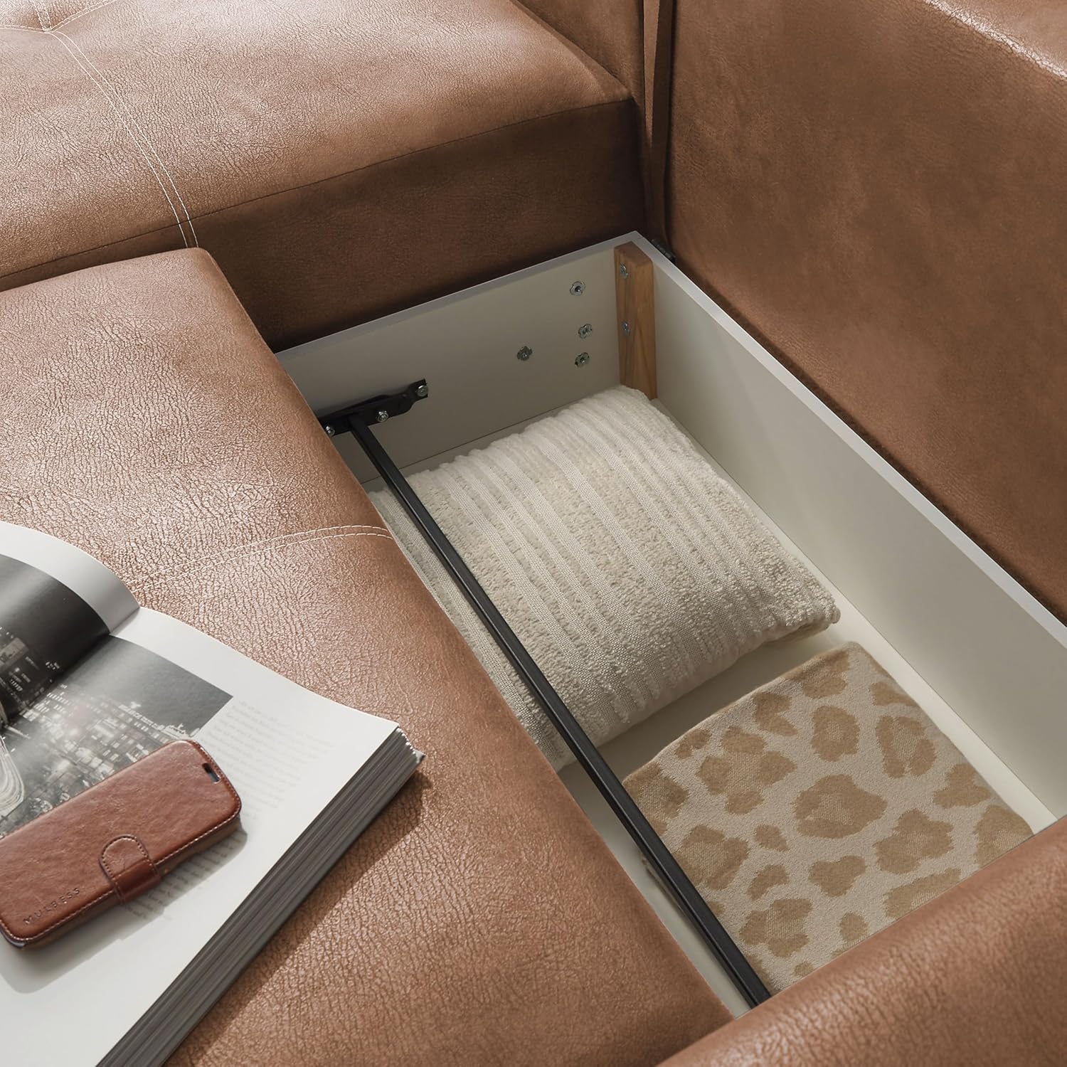 DOLAN Ecksofa mit Schlaffunktion in Lederoptik, Hellbraun - Moderne Eckcouch in L-Form mit Bettkasten - 247 x 90 (70) x 190 cm (B/H/T)