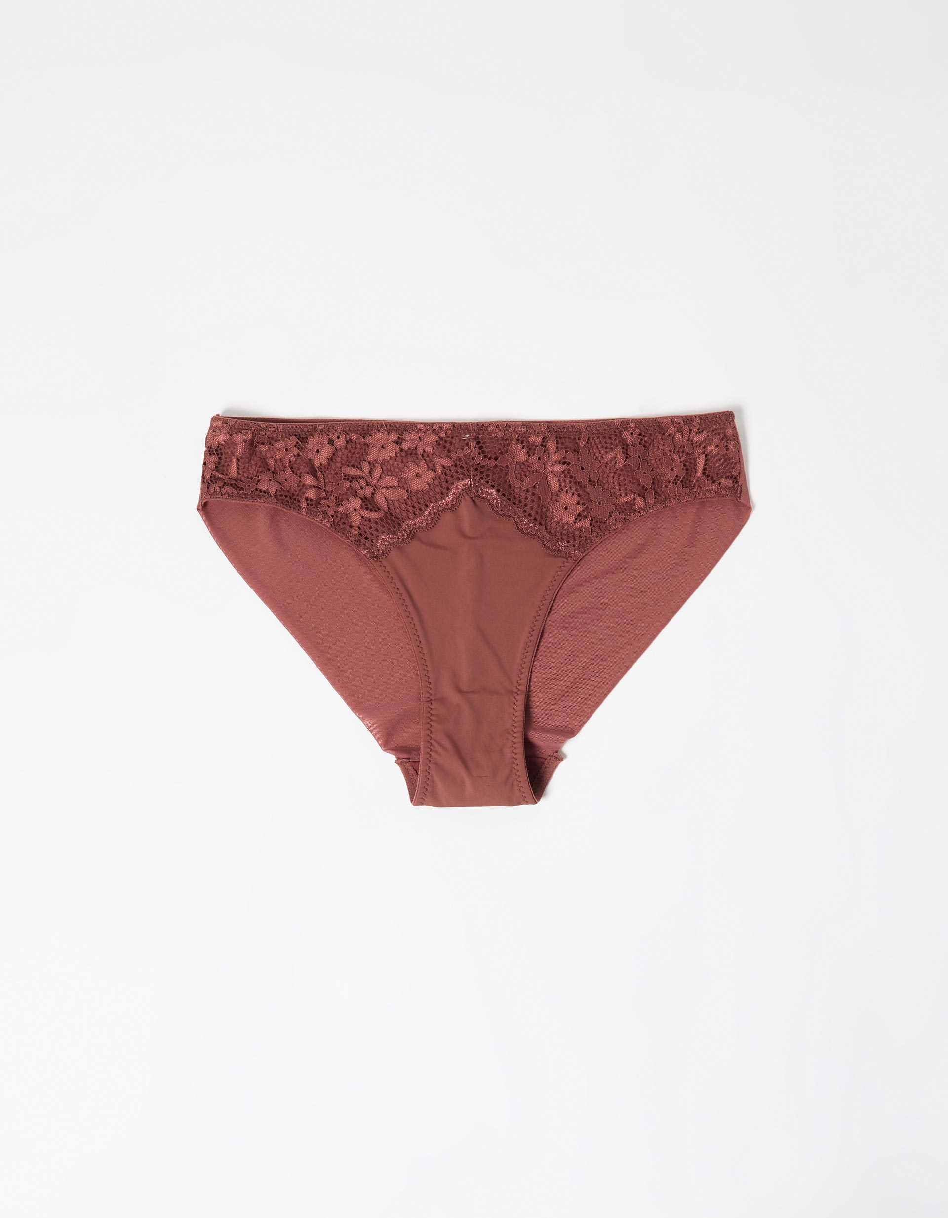Cuecas com Renda, Mulher, Castanho