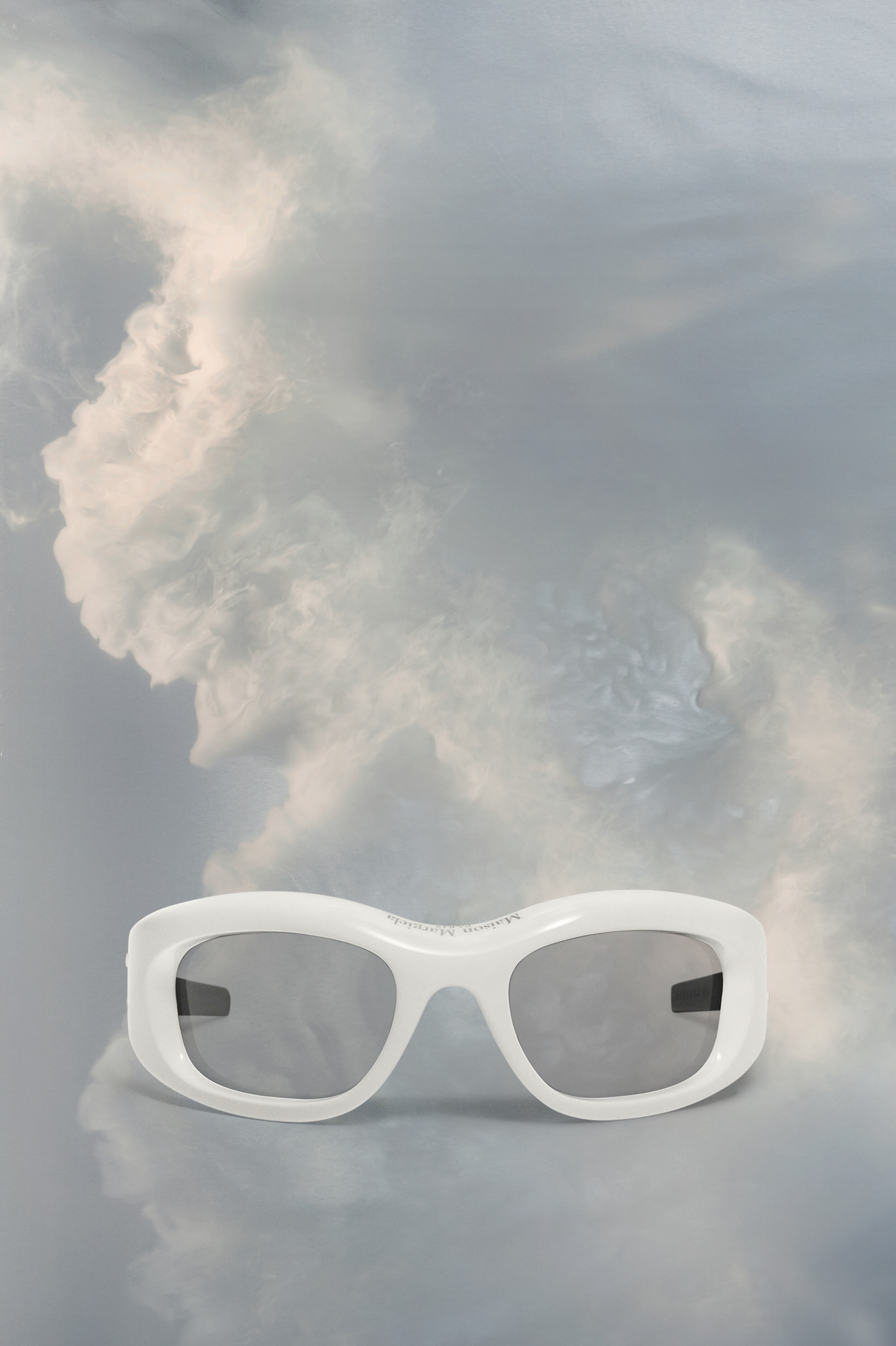 White Oversize Glasses MM x Gentle Monster Blanc