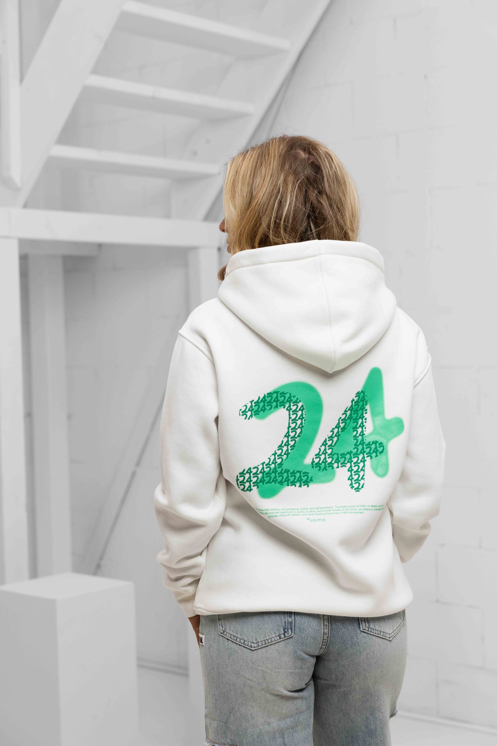 24 Uomo Artwork Hoodie Dames Off-White