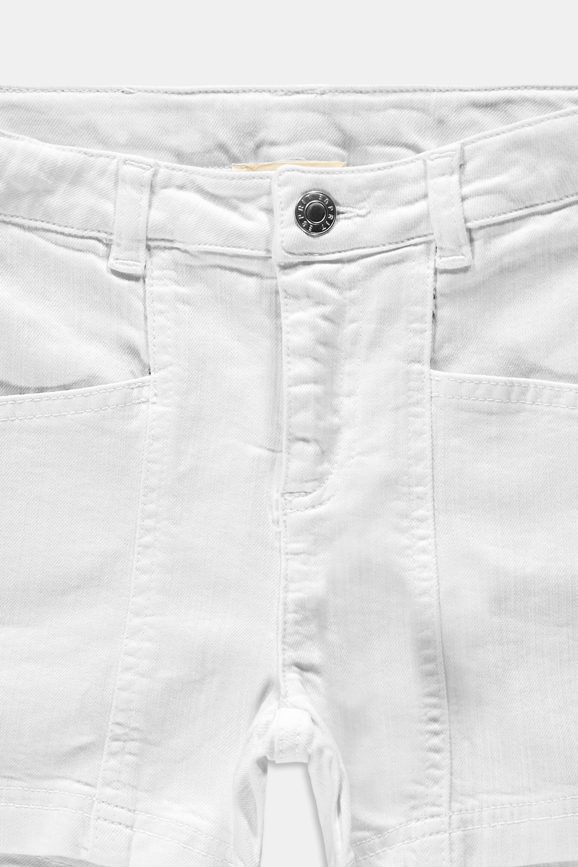 En matière recyclée : le short à taille ajustable