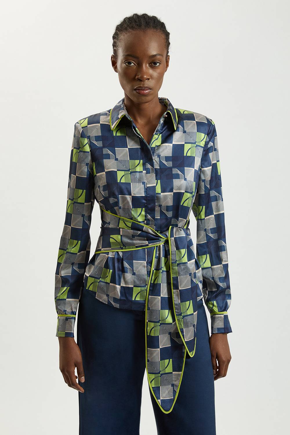 KarenMillen Chemise Tissée En Satin Martelé À Imprimé Géométrique Petite Avec Ceinture Nouée À La Taille