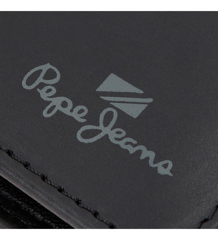 Carteira Pepe Jeans Staple em couro com fecho de clique, preta.