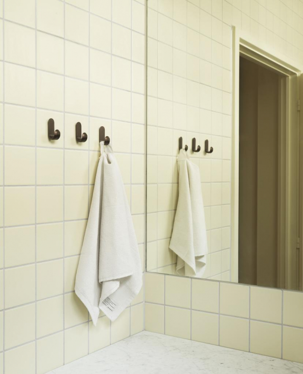 Normann Copenhagen Curve Hook haak ash
