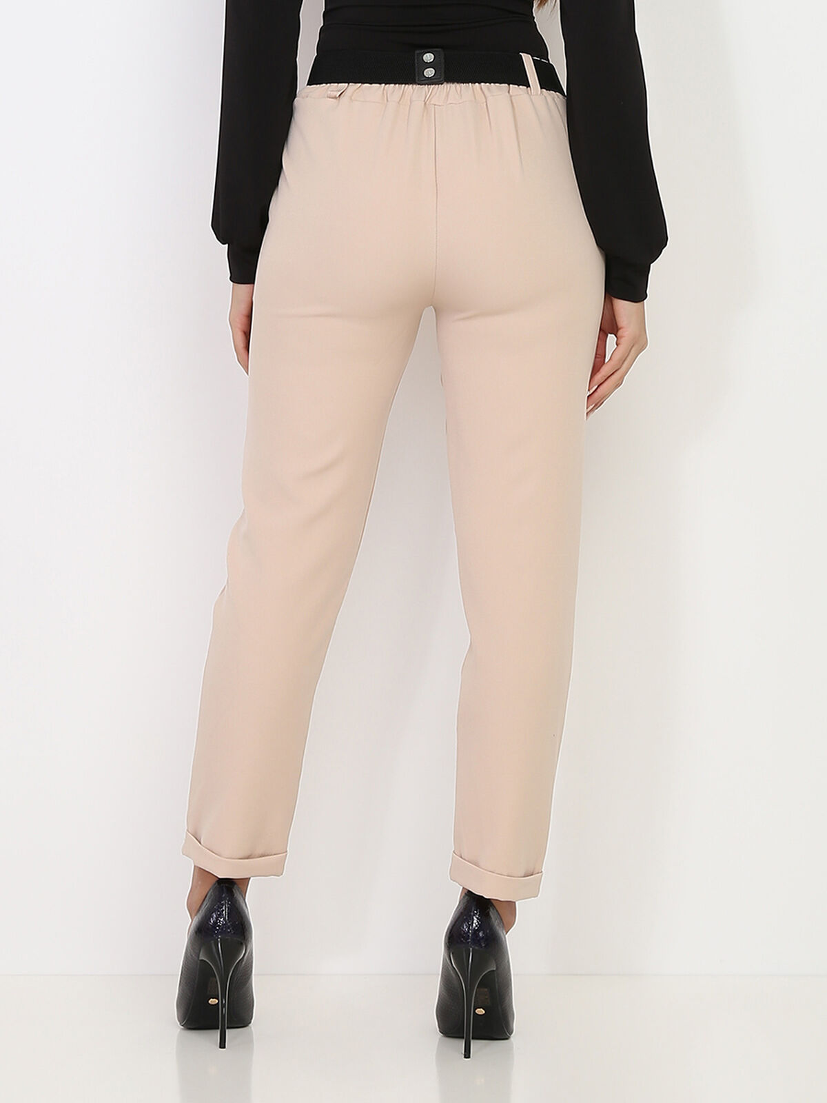 Pantalon droit avec ceinture à maillons- Beige