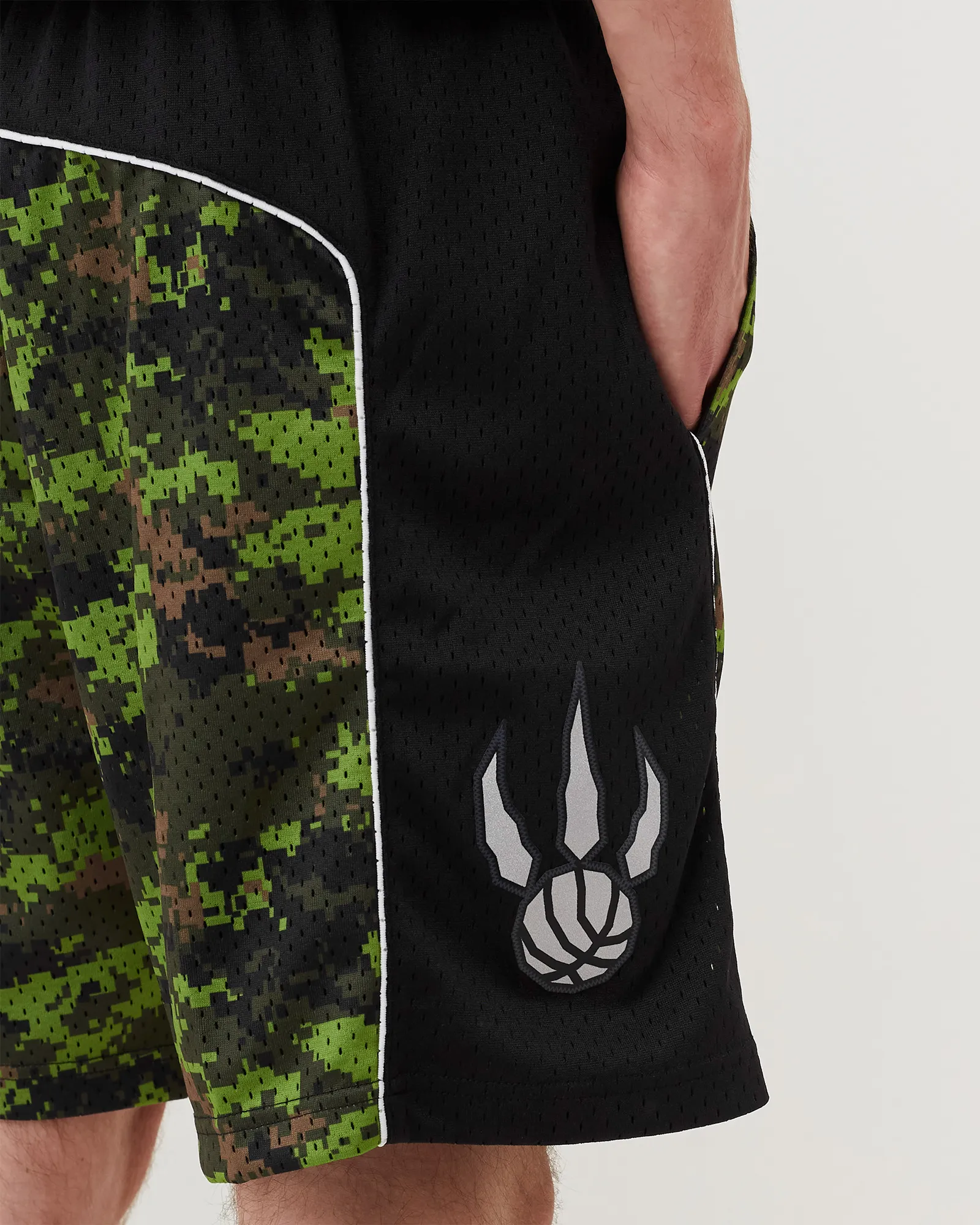 Mitchell & Ness NBA Camo Swingman Shorts Toronto Raptors Alternate 2011-12