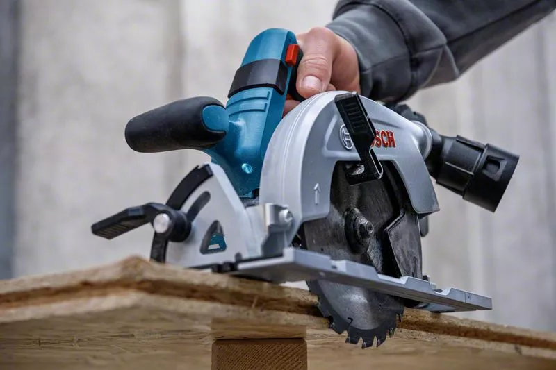 BOSCH COMBI-KIT 5 18V TOOLS: GSR 18V-55 + GWS 18V-10 + GKS 18V-57-2 + GSA 18V-LI + GST 18V-125 B + 3 4.0 AH BATTERIES + GAL 1880CV + BAG L (C) PROFESSIONAL