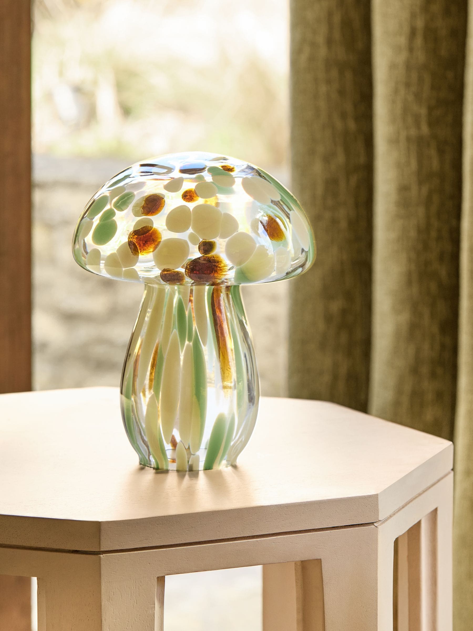 Decoratieve paddenstoel van confettiglas
