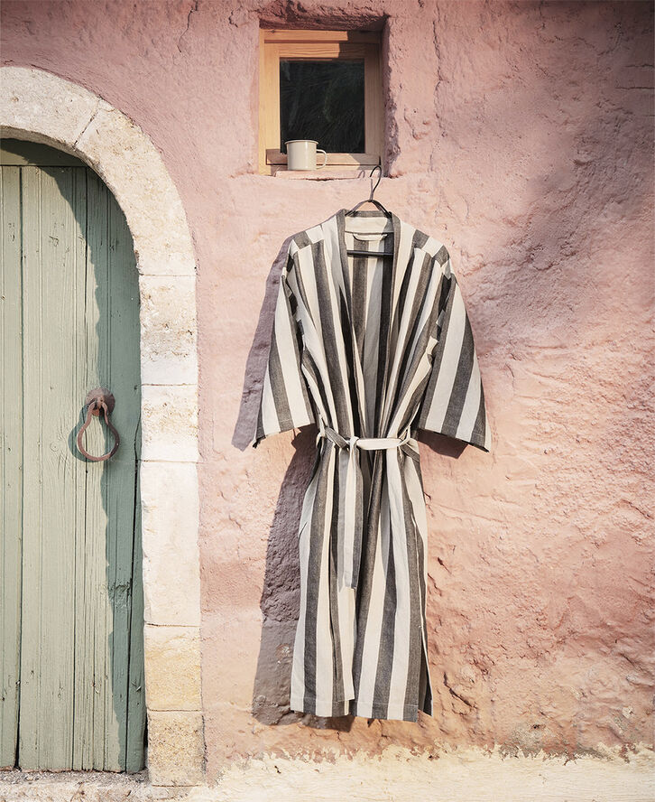 ferm LIVING Field Robe - Sand/Black Sand/black
