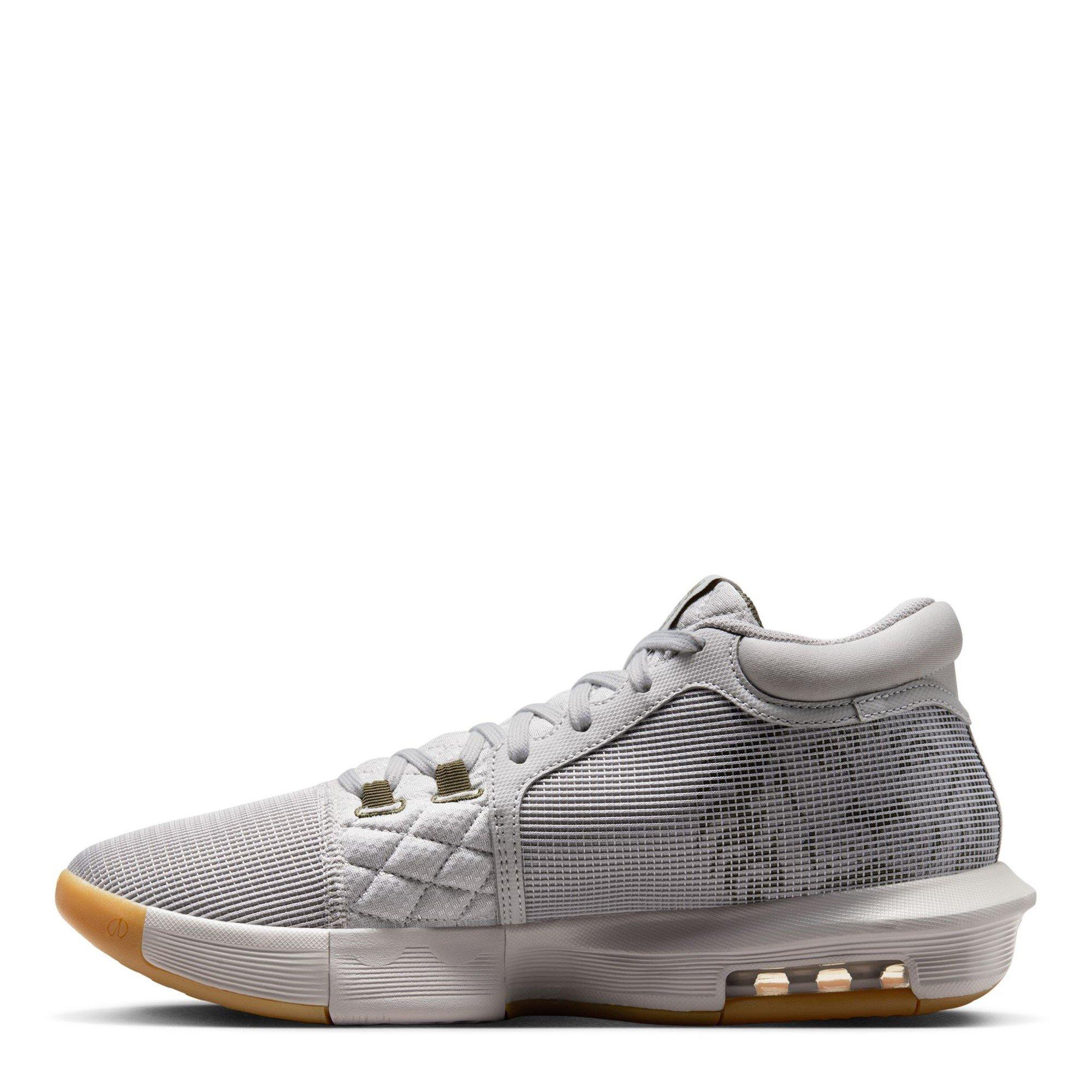 Nike LeBron Witness VIII Basketball Shoes
