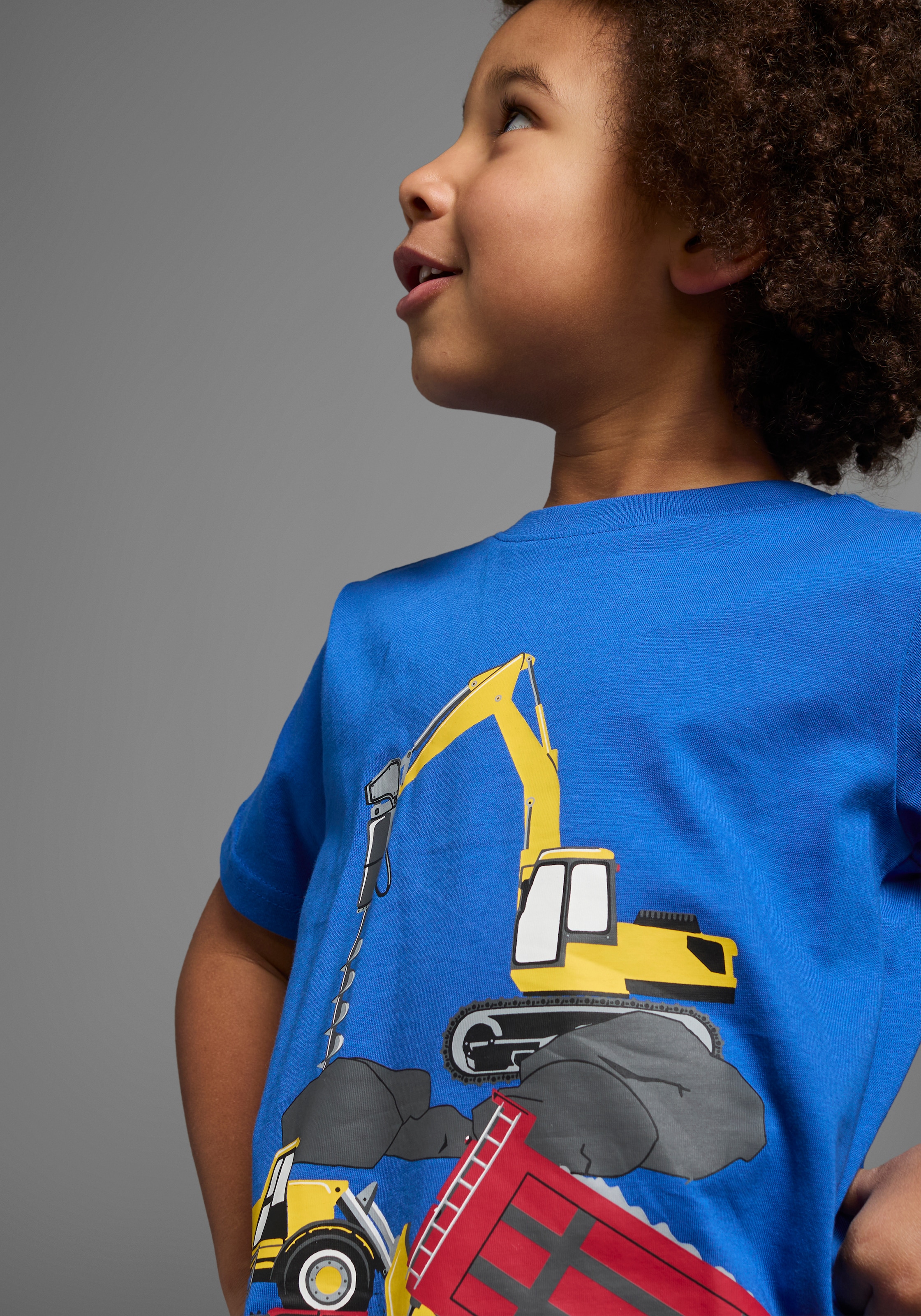 KIDSWORLD T-Shirt »mit coolen BAUMASCHINEN Print«, Kurzarm,  Basic-Passform,  bedruckt,  Rundhalsausschnitt