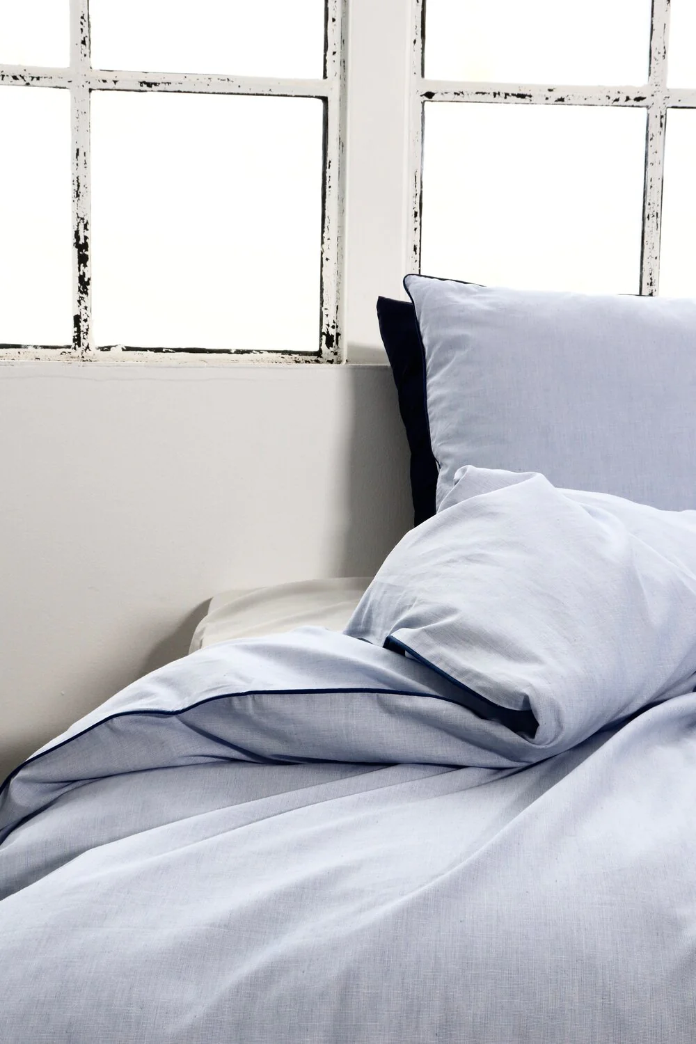 Omhu  Chambre sengetøj med Piping - Lys Blå/Navy piping