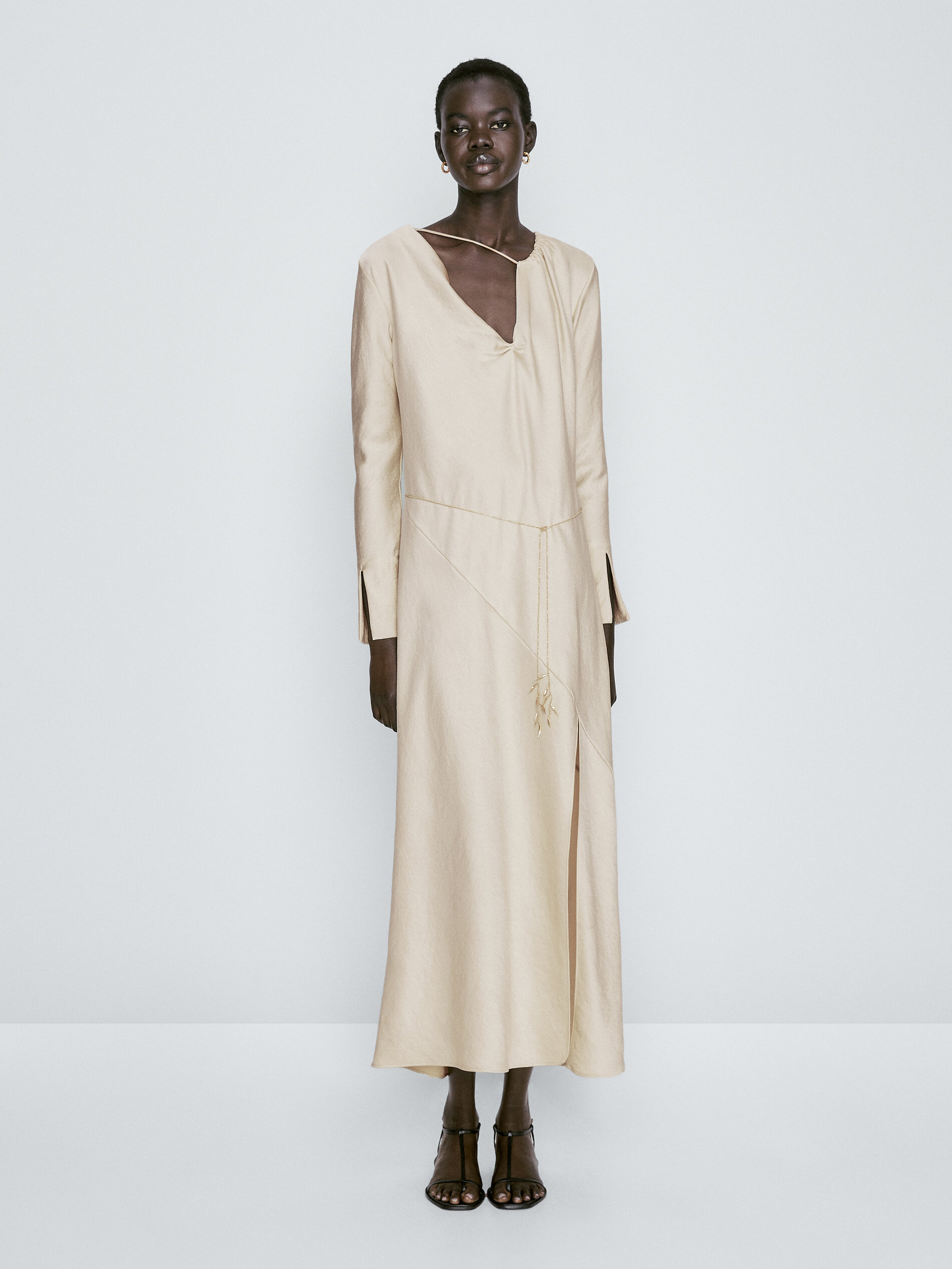 Vestido amplo de cetim com recortes - CHAMPÁN