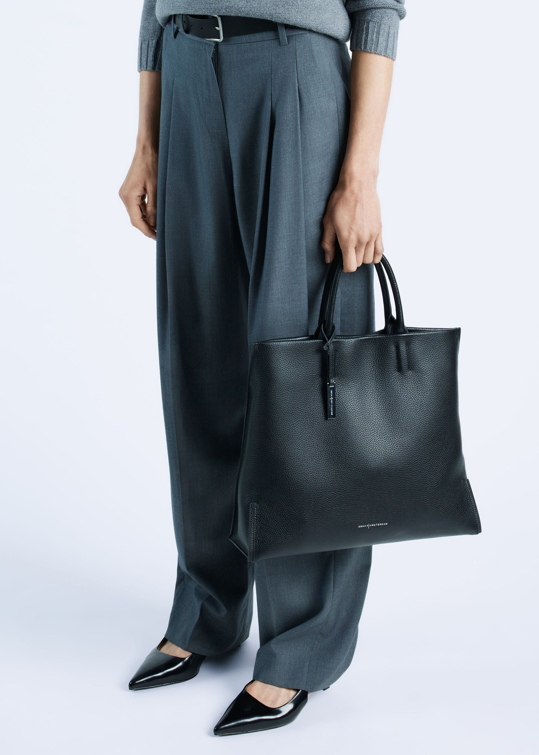 HILLY | BLACK