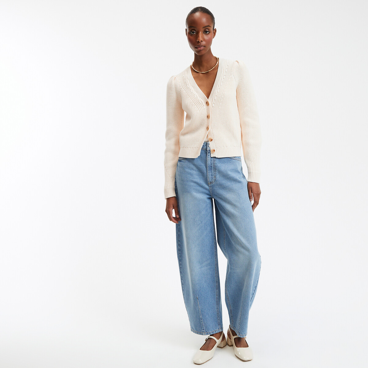 LA REDOUTE COLLECTIONS<br>Cardigã curto com decote em V em tricô grosso e fechamento por botões