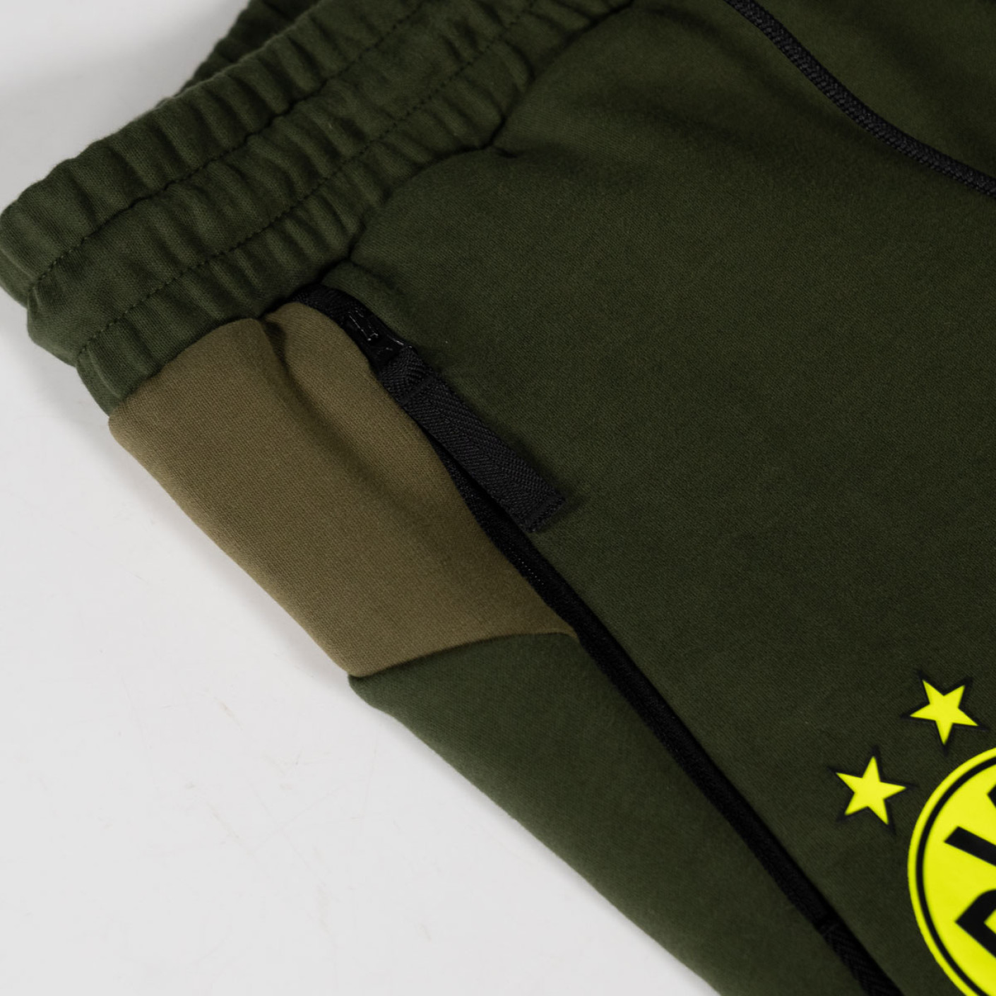 PUMA Borussia Dortmund Pumatech Trainingsbroek 2024-2025 Olijfgroen Donkergroen Geel