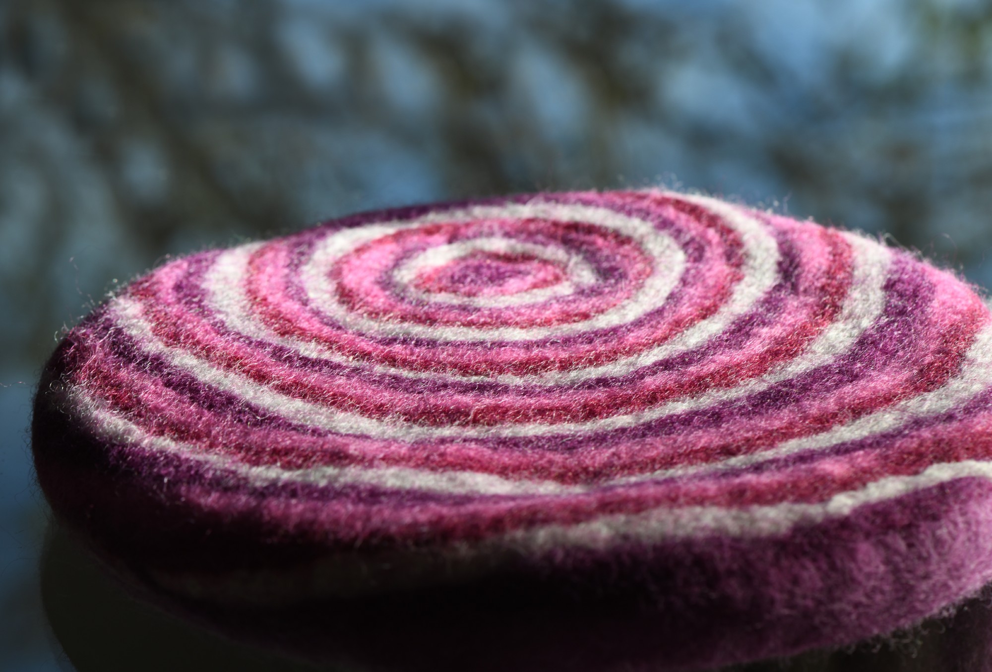 Filz-Untersetzer rot-pink, Ø 24 cm, H 3 cm günstig bestellen