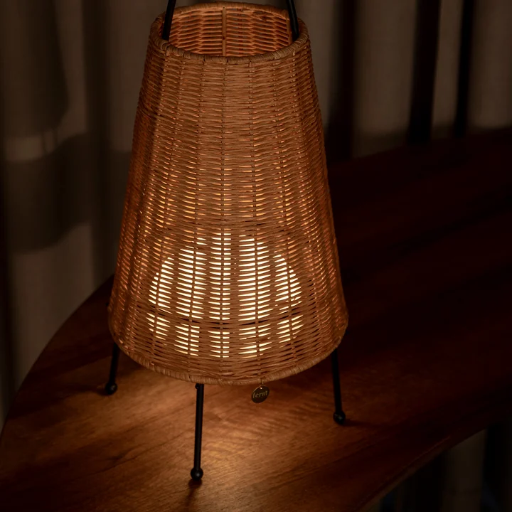 Ferm Living - Porti LED Akku Tischleuchte Rattan, natur