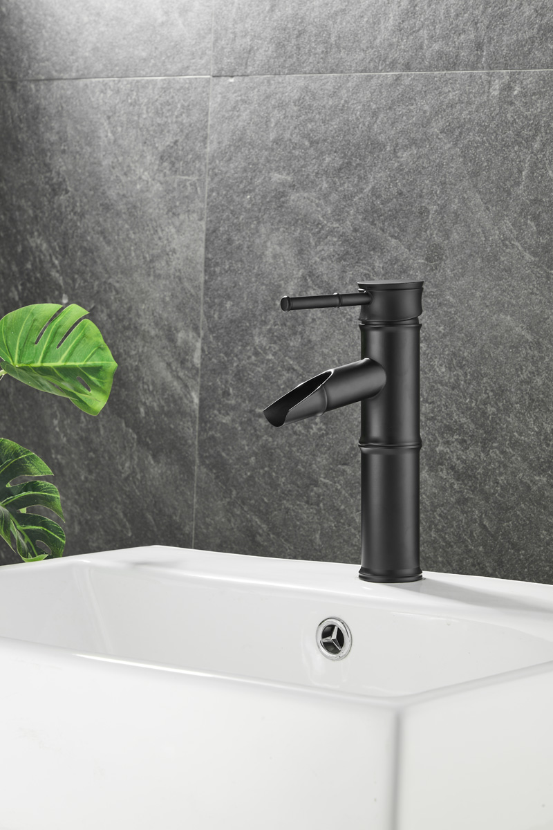 Saniclear Bamboo wastafelkraan met waterval uitloop zwart