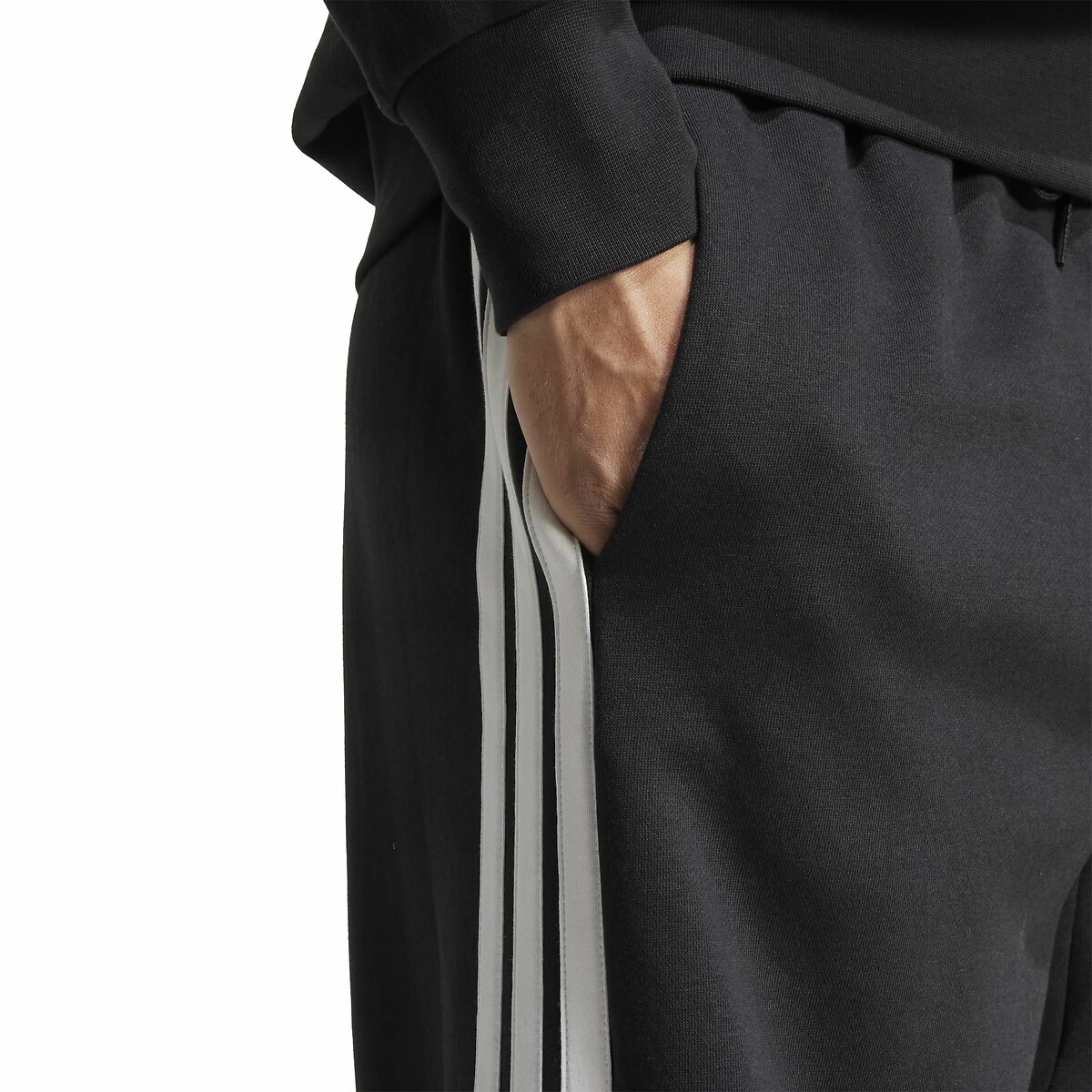 Roupas esportivas Adidas<br>Calça Ferretose Essentials Três Listras