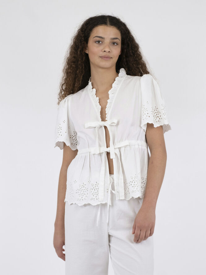 Neo Noir Satsi Embroidery Blouse White