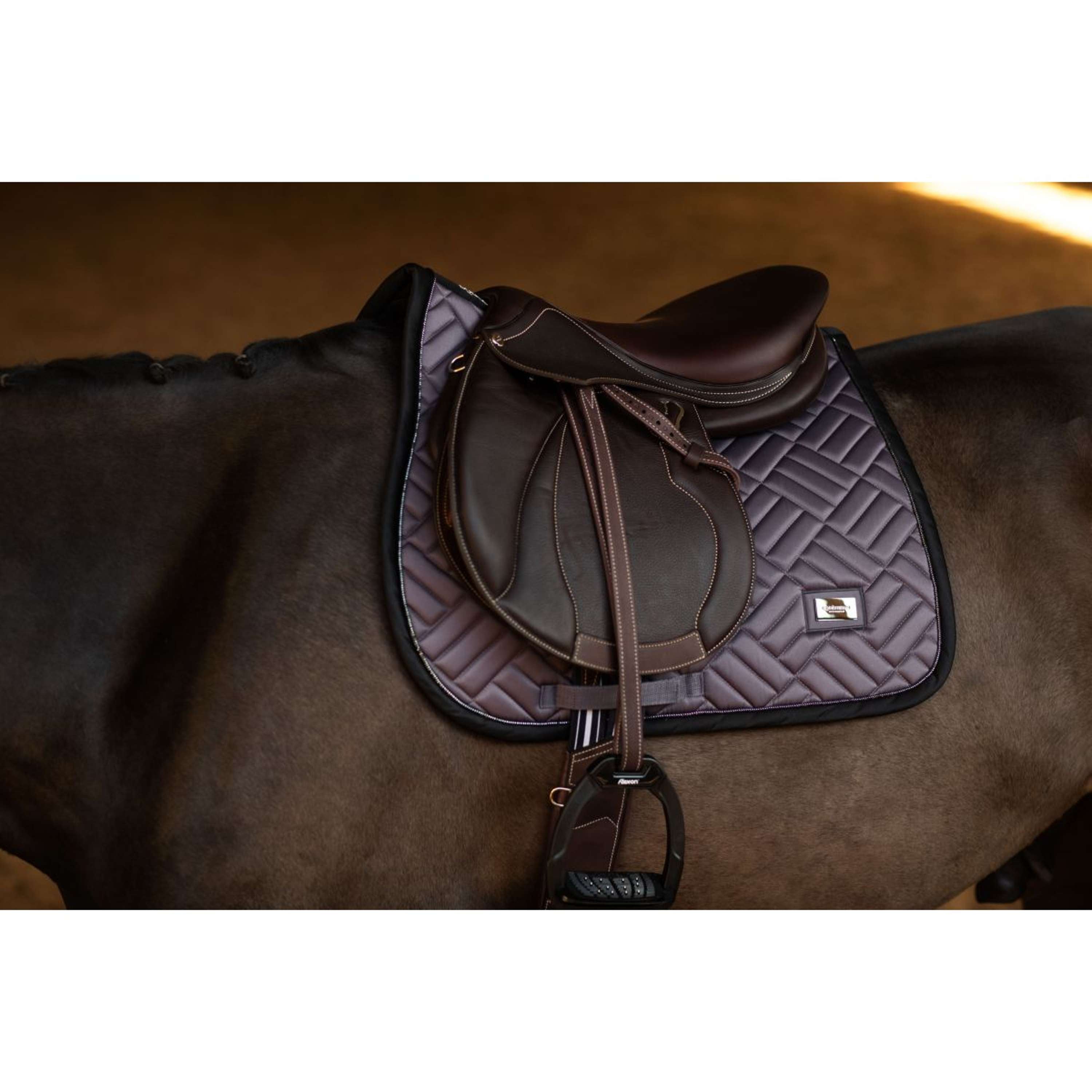 Equestrian Stockholm Zadeldekje Modern Springen Dark Violet