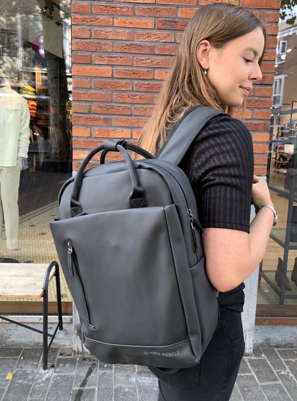 New Rebels Harper 9 Liter Waterproof Rugzak met Laptopvak 13,3