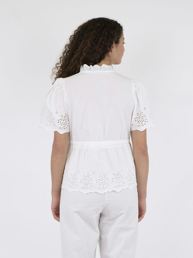 Neo Noir Satsi Embroidery Blouse White