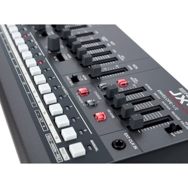 Roland JX-08