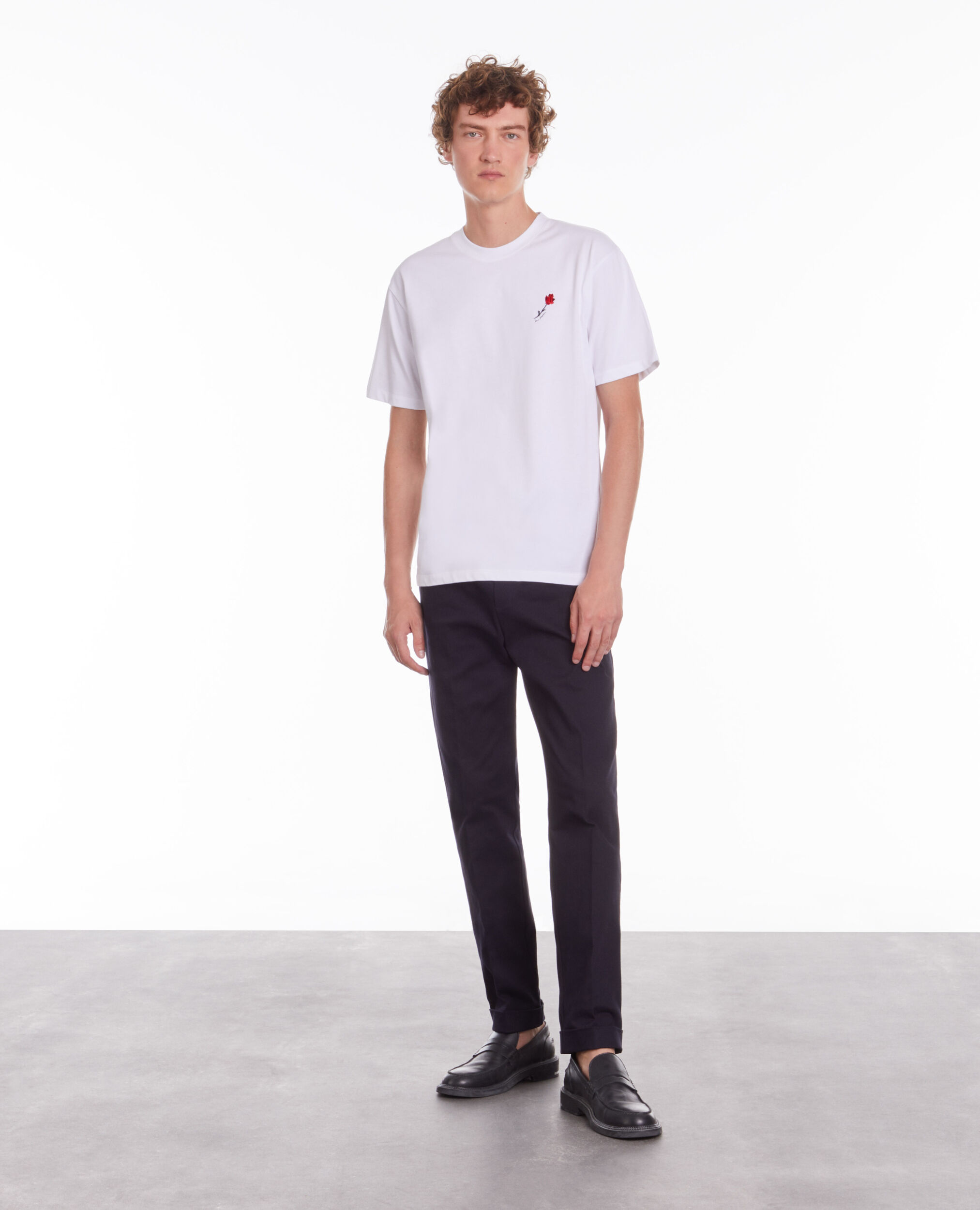 T-shirt blanc avec broderie fleur