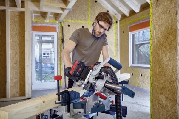 Bosch KAP-/GERINGSSAV GCM18V-216 SOLO M/UDTRÆK