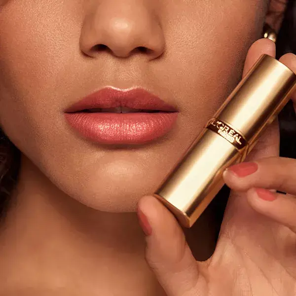 Batom L'Oréal Paris Color Riche nº 124 The Iconic 4,3g