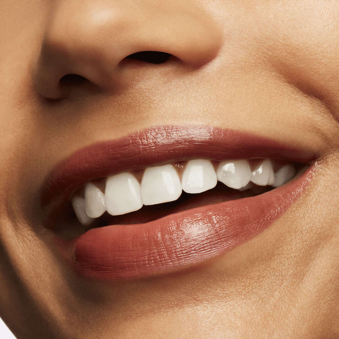 MAC LUSTREGLASS SHEER-SHINE LIPSTICK