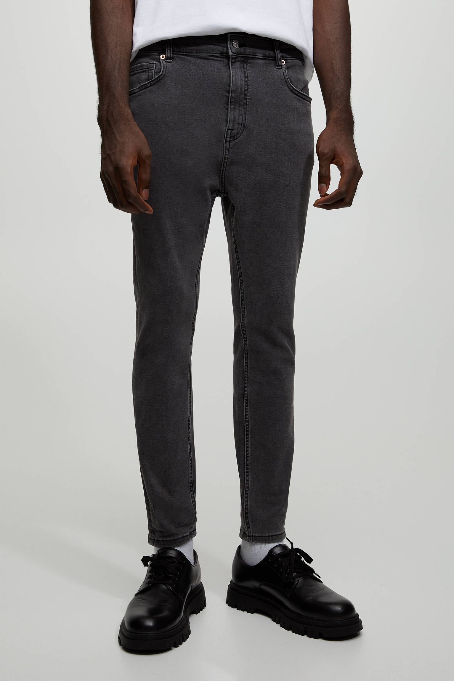 CALÇA JEANS CARROT FIT - CINZA ESCURO