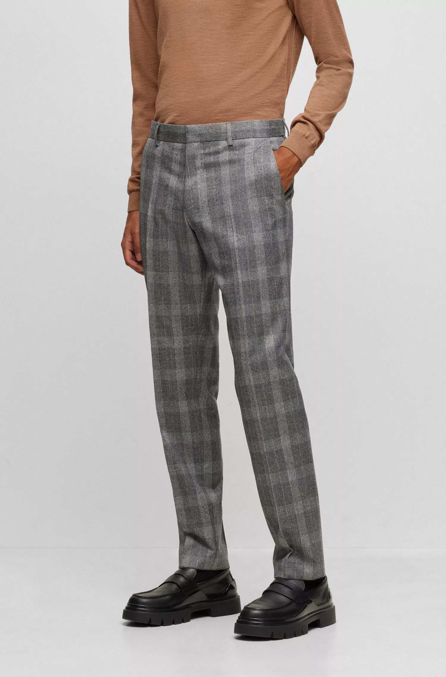 Terno BOSS preto slim fit em lã virgem xadrez.