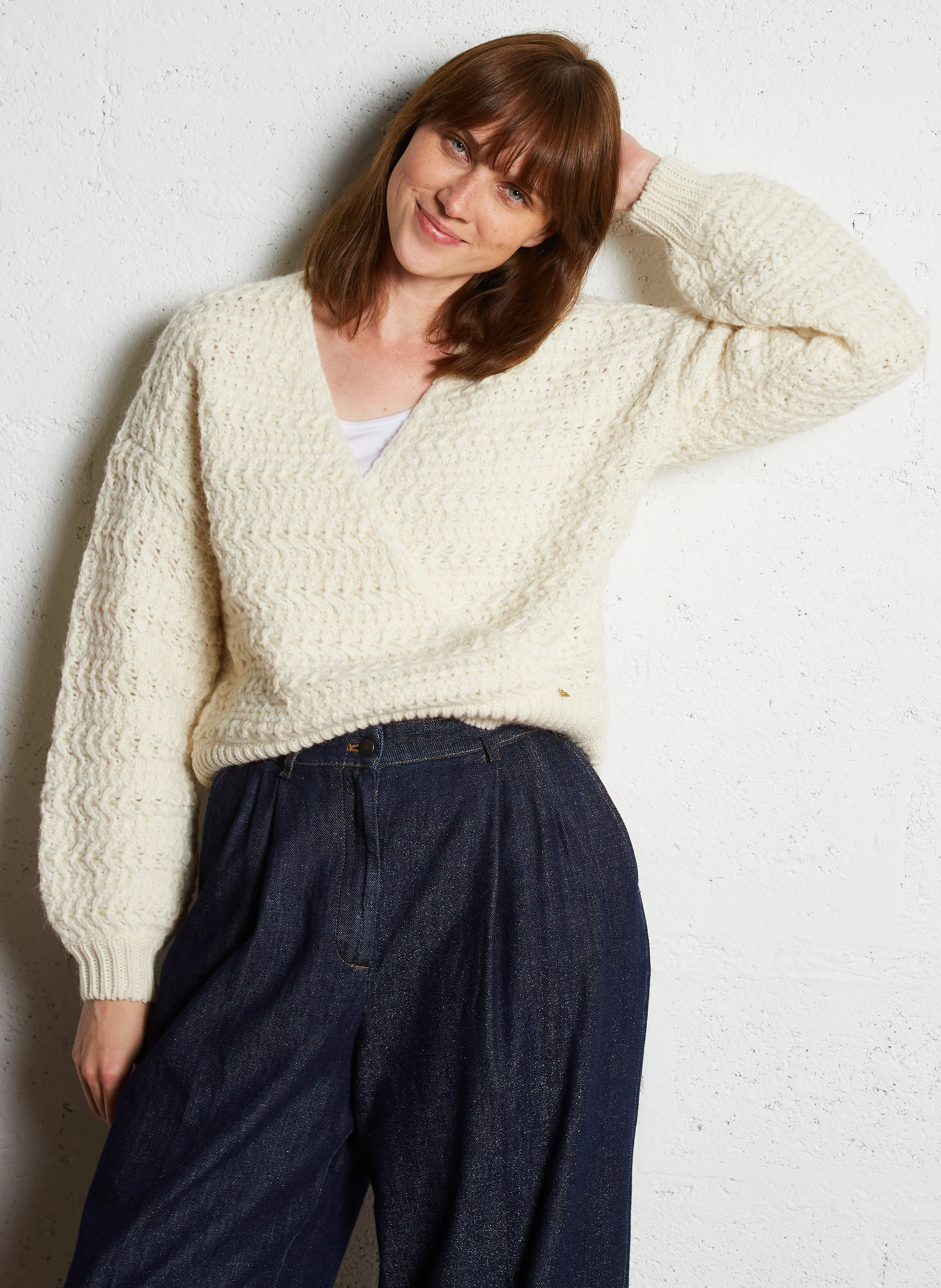ASTRO - Pull col V en laine tricotée| Beige