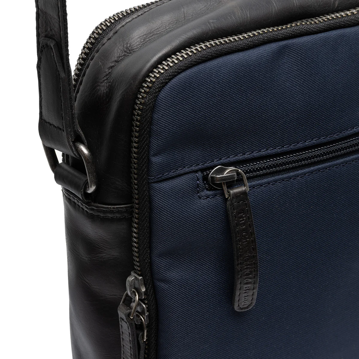 The Chesterfield Brand Nylon Wax Pull Up Arendal Schoudertas Navy
