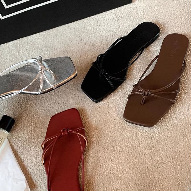 FRAISO - Geknoopte teenslippers