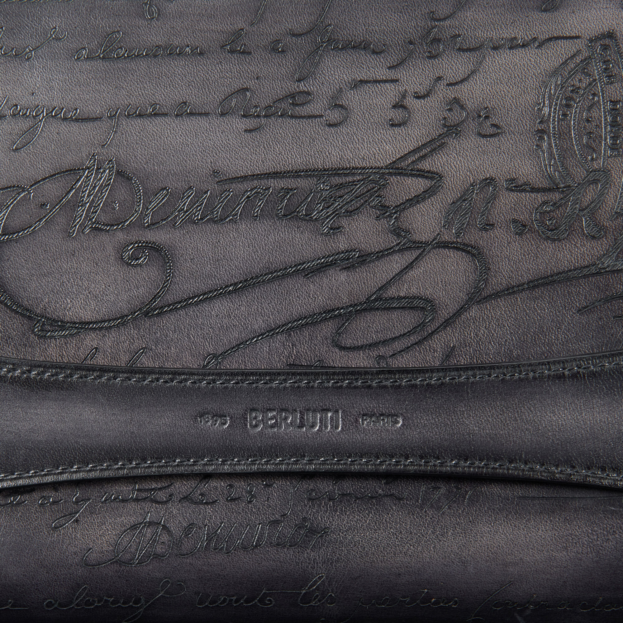 Pochette Zippee Tersio En Cuir Scritto