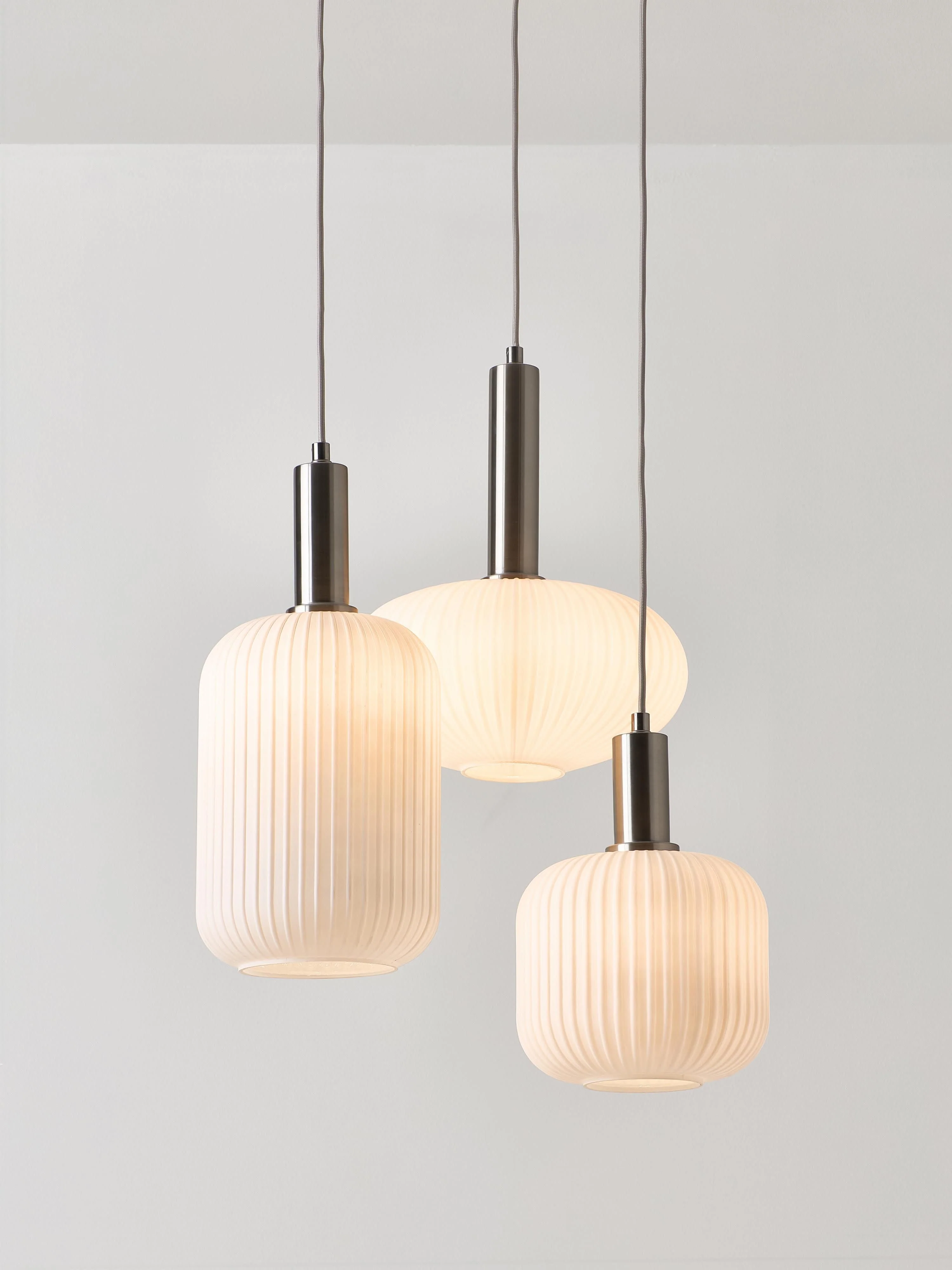 Cluster hanglamp Candela van opaalglas 1