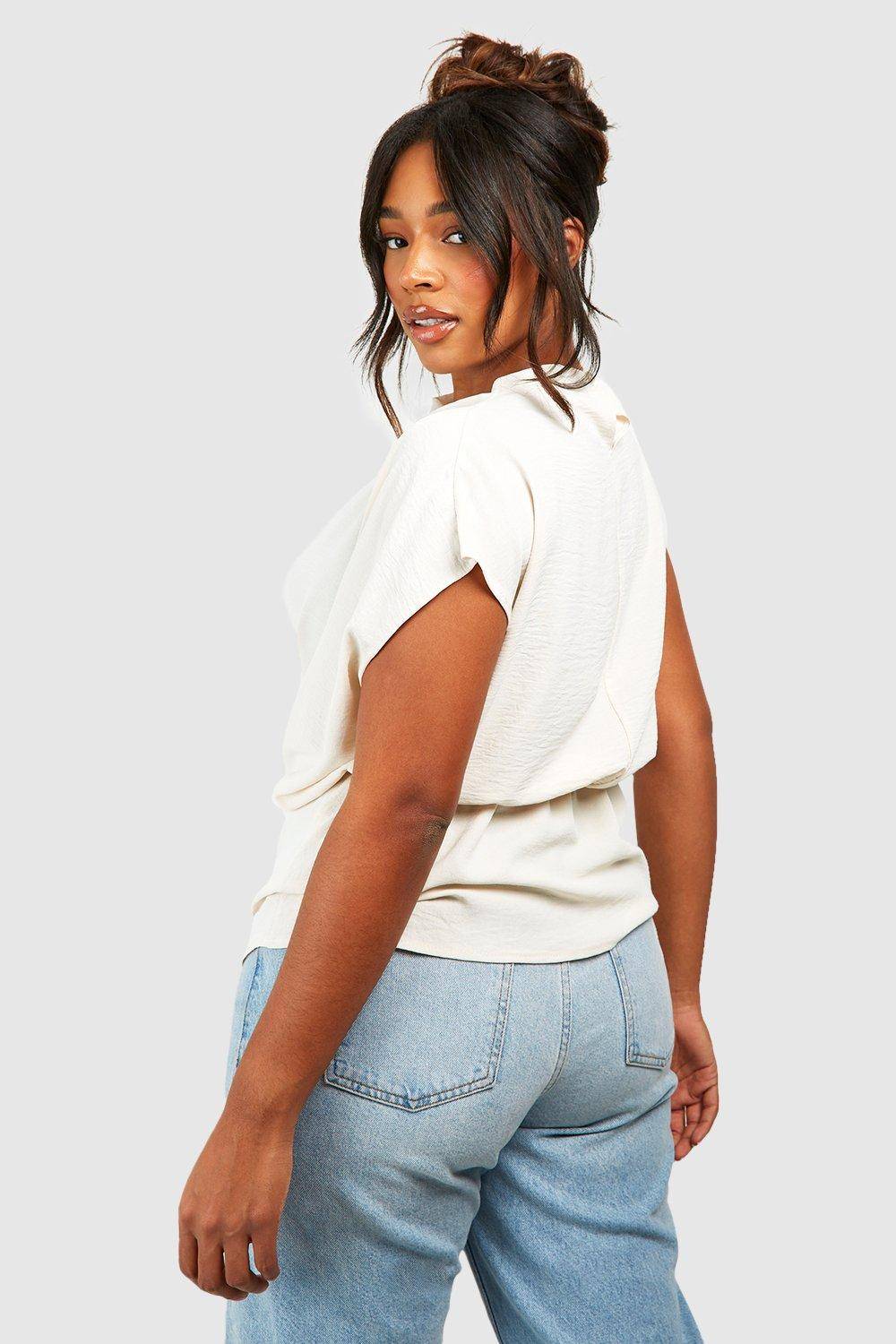 boohoo Blouse à encolure drapée et nœud pour grandes tailles