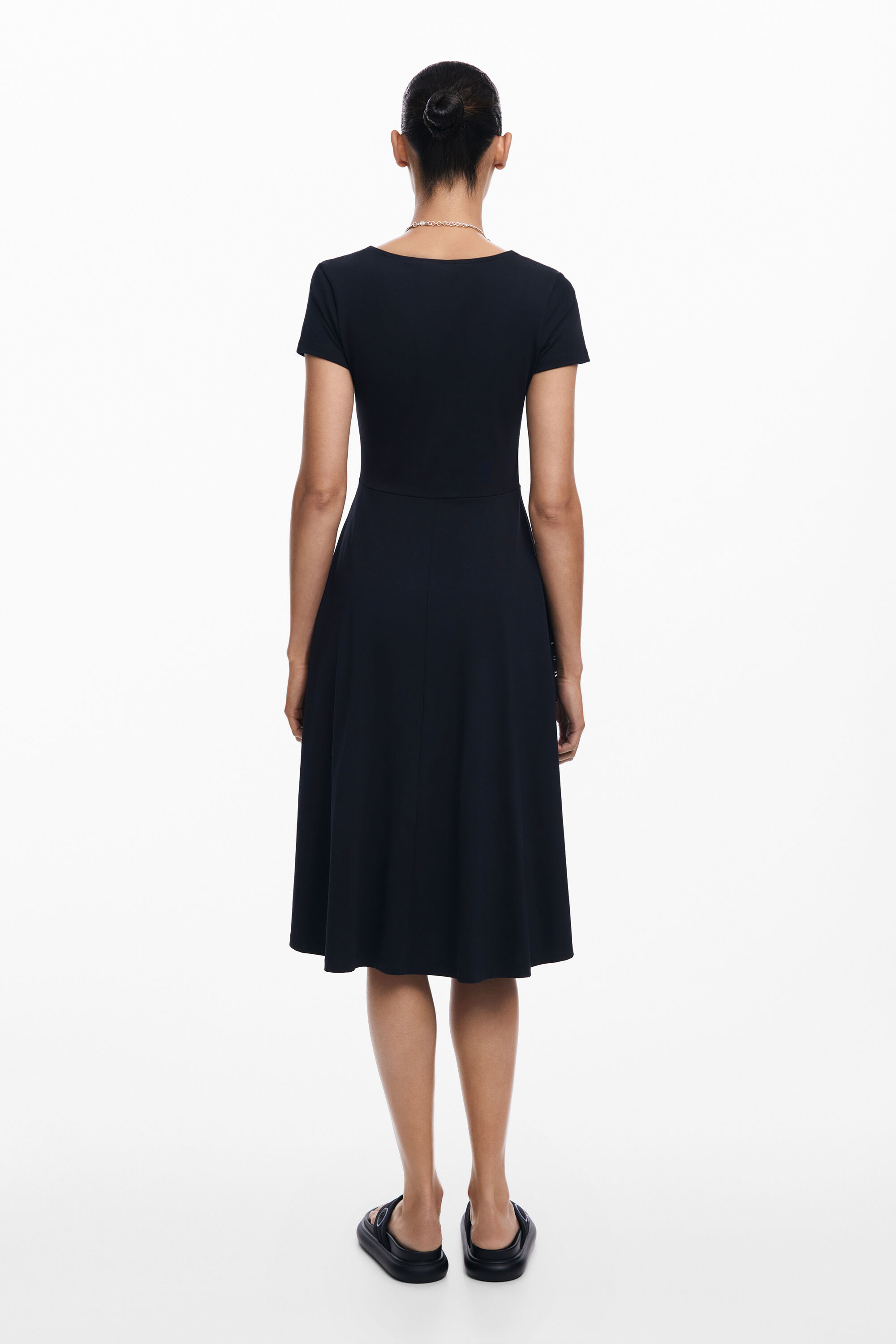 vestido midi borboleta