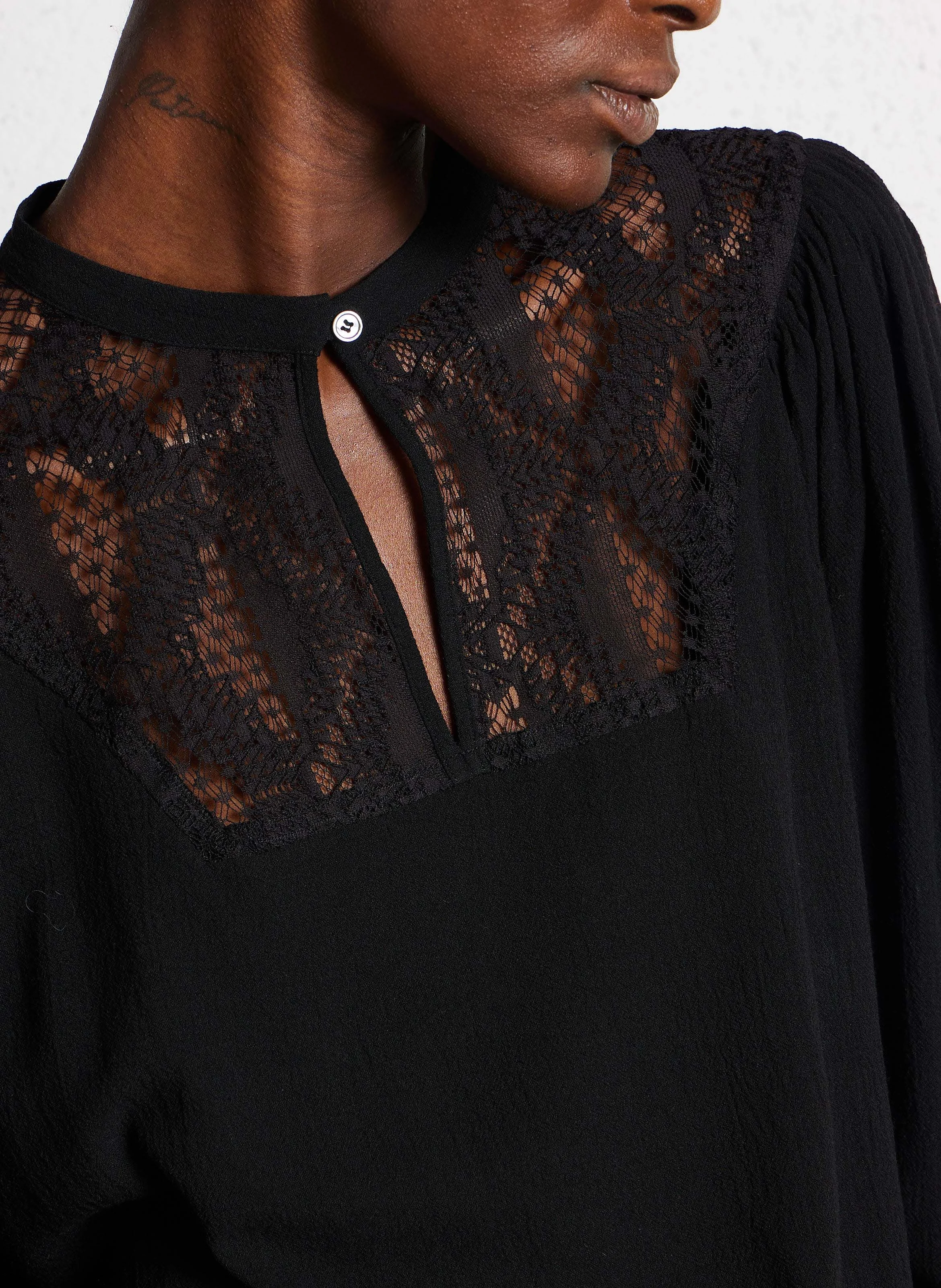 Blouse col rond en dentelle | Noir