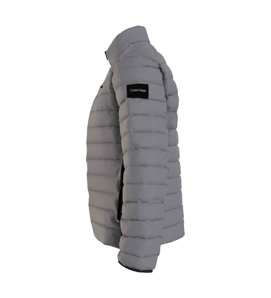 Jaqueta de plumas Calvin Klein em materiais reciclados, cinza