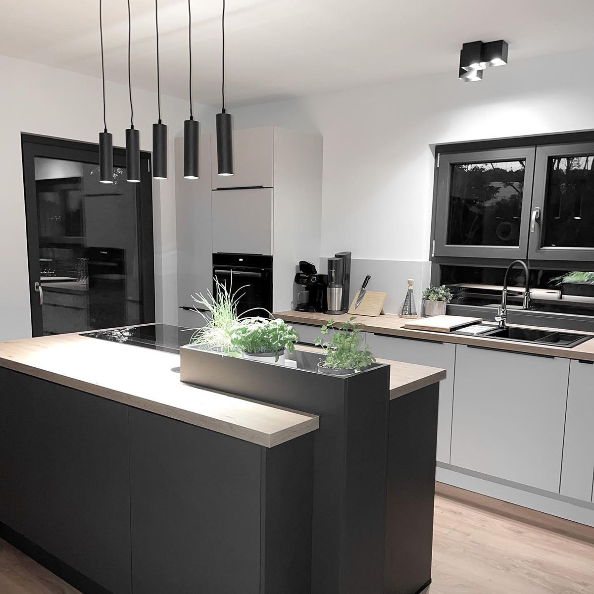 Smart hanglamp zwart incl. 5 Wifi GU10 - Jeana