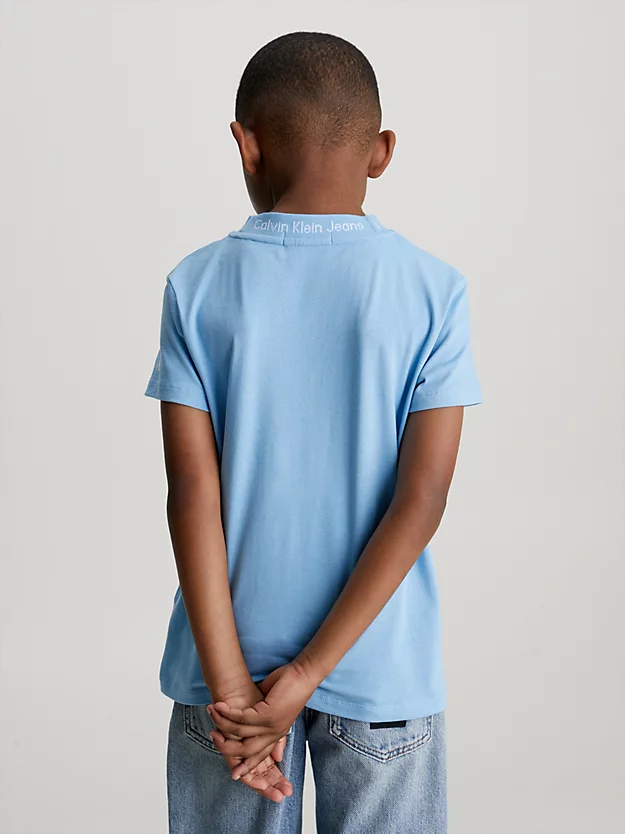 Pacote com 2 camisetas com logotipo