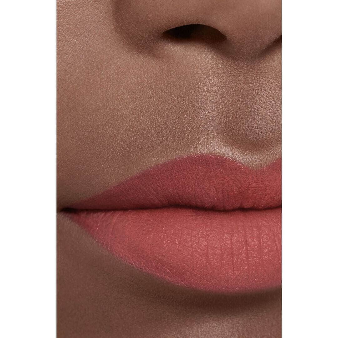 CHANEL ROUGE ALLURE LIQUID VELVET BATOM LÍQUIDO MATE INTENSO DE LONGA DURAÇÃO