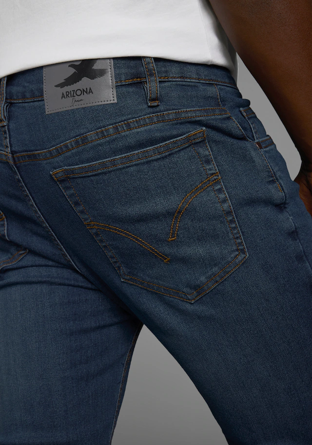 Arizona Straight-Jeans , gerade Beinform,  dezente Used-Waschung,  niedrige Leibhöhe