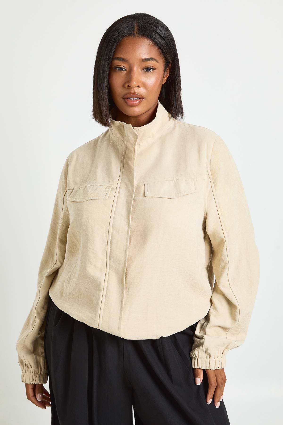 boohoo Veste Grande Taille À Col Montant Zippée Effet Peau De Pêche